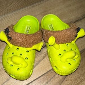 Toddler Kids Shrek Crocs with Brown Accents